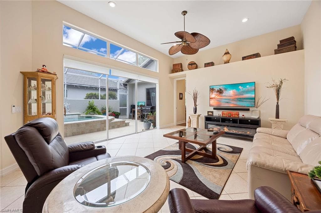 1833 Tarpon Bay Dr S 73, Naples, FL 34119-5