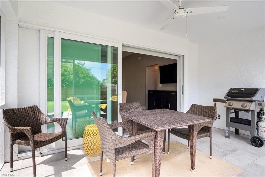 522 110th Ave N, Naples, FL 34108-15