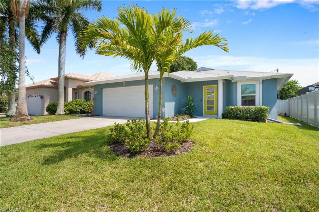 522 110th Ave N, Naples, FL 34108-1