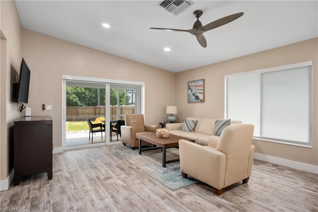 522 110th Ave N, Naples, FL 34108-6