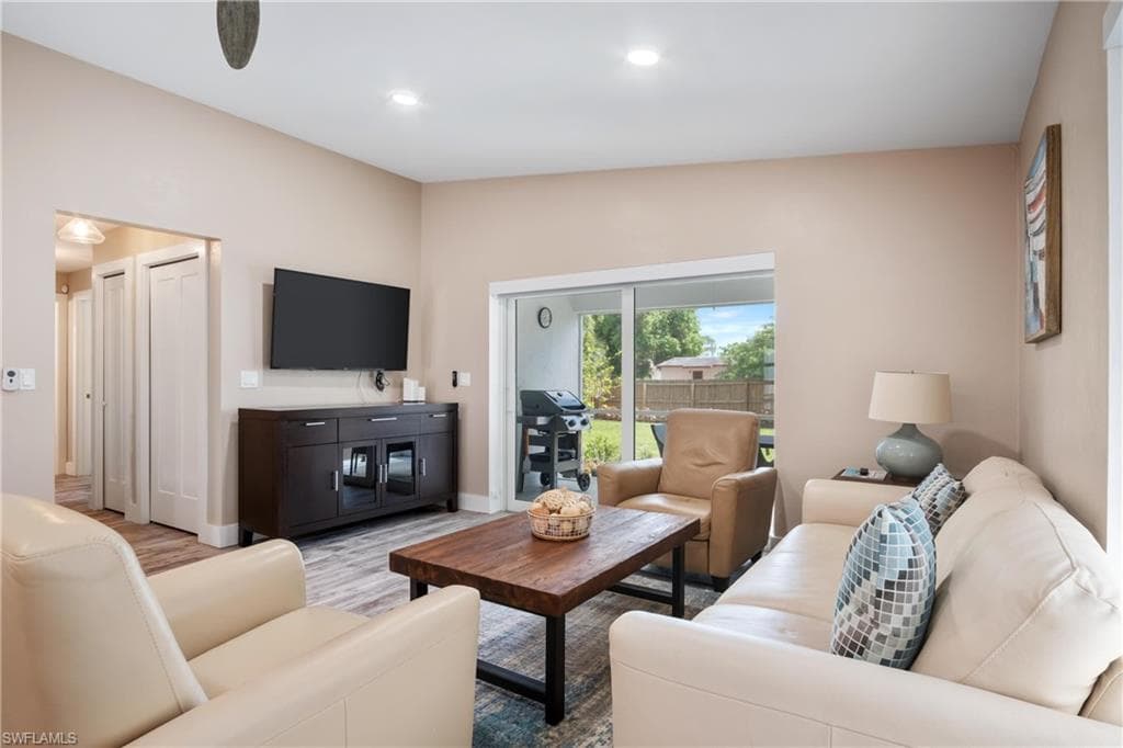 522 110th Ave N, Naples, FL 34108-7
