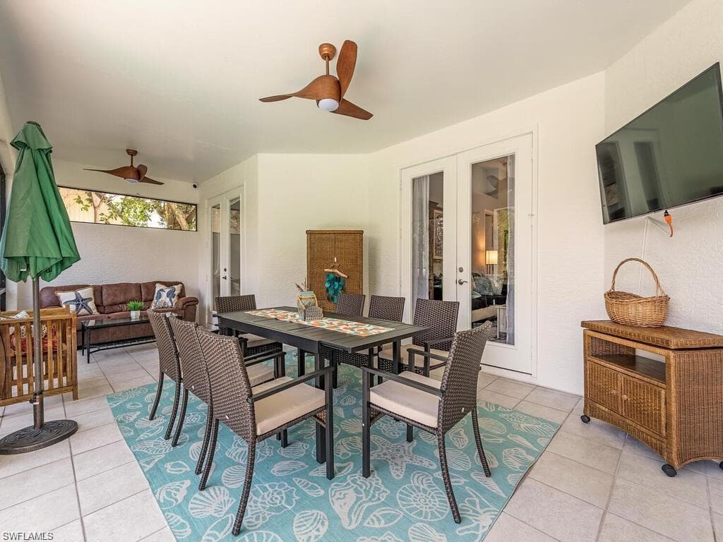2358 Kings Lake Blvd, Naples, FL 34112-4