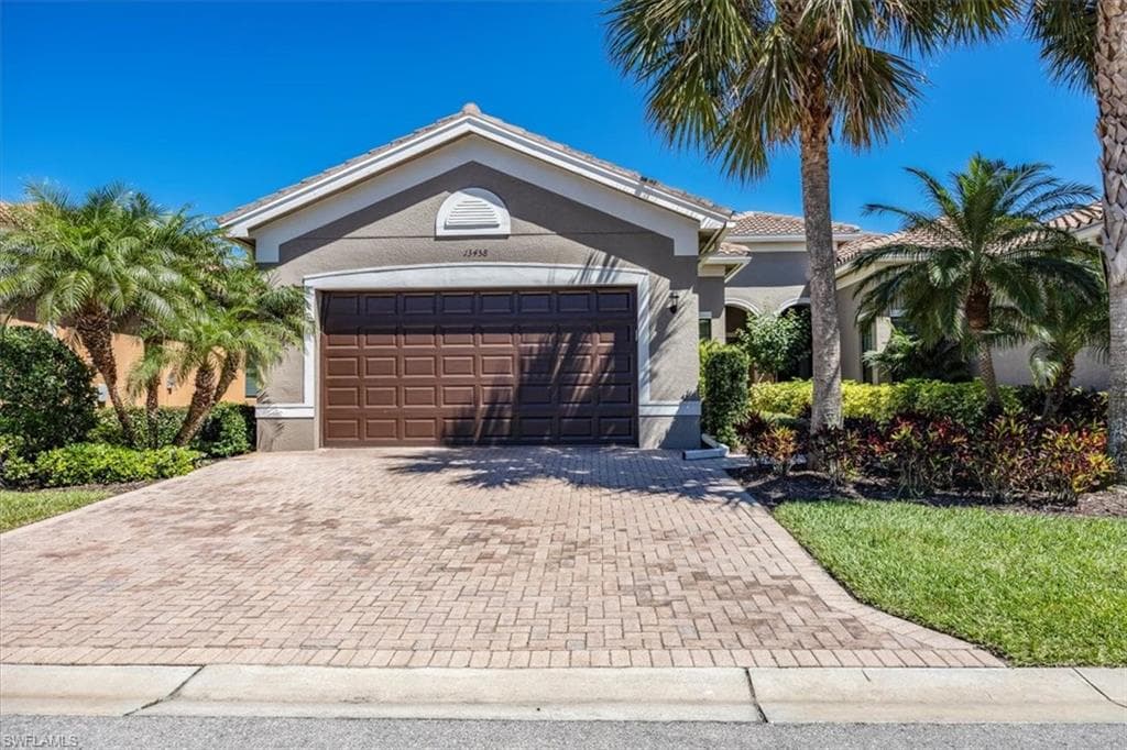 13458 Sumter Ln, Naples, FL 34109-2