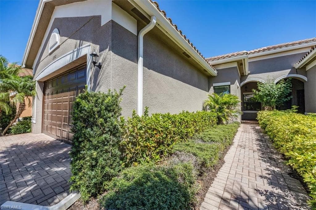 13458 Sumter Ln, Naples, FL 34109-3