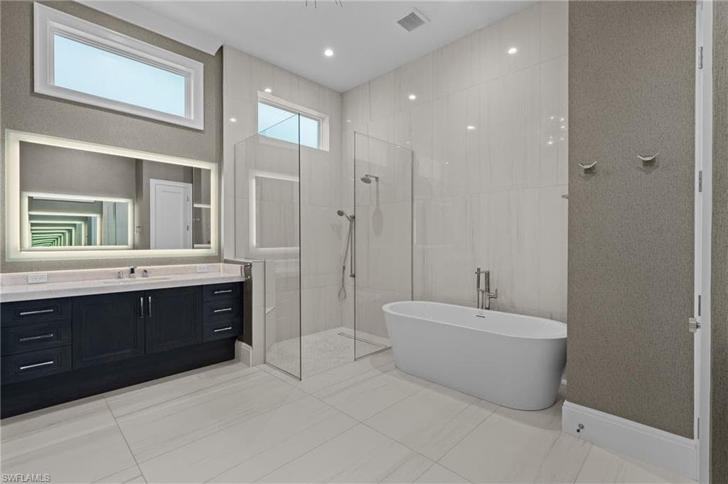 6826 Mangrove Ave, Naples, FL 34109-24