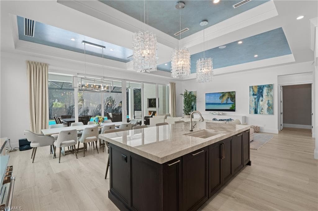 6826 Mangrove Ave, Naples, FL 34109-3