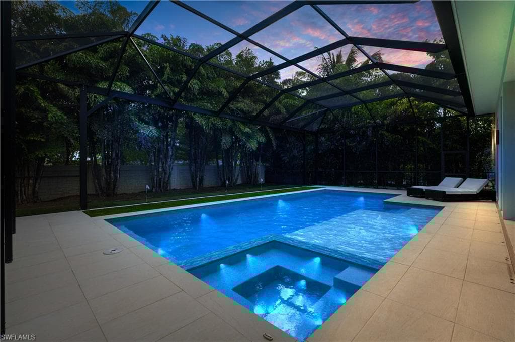 6826 Mangrove Ave, Naples, FL 34109-41