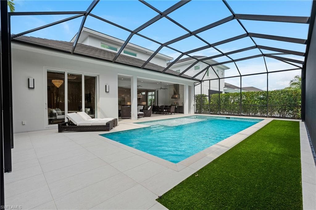 6826 Mangrove Ave, Naples, FL 34109-42