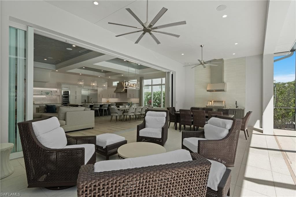 6826 Mangrove Ave, Naples, FL 34109-46