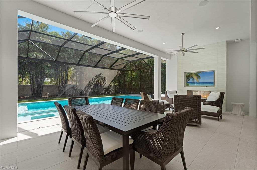 6826 Mangrove Ave, Naples, FL 34109-47