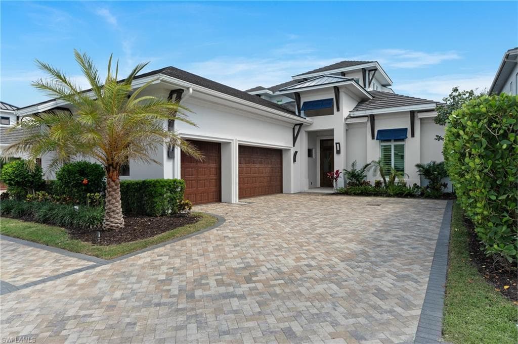 6826 Mangrove Ave, Naples, FL 34109-4