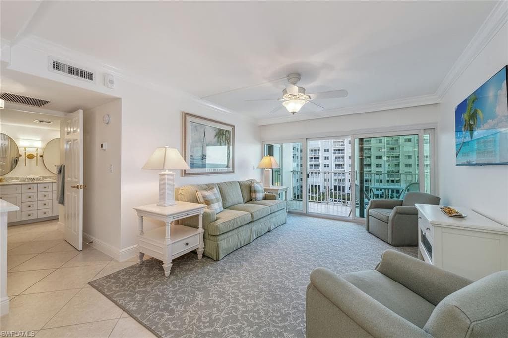 3443 Gulf Shore Blvd N 403, Naples, FL 34103-4
