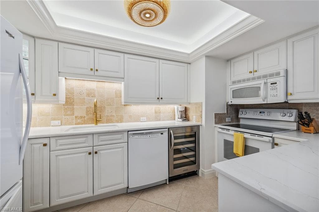 3443 Gulf Shore Blvd N 403, Naples, FL 34103-6