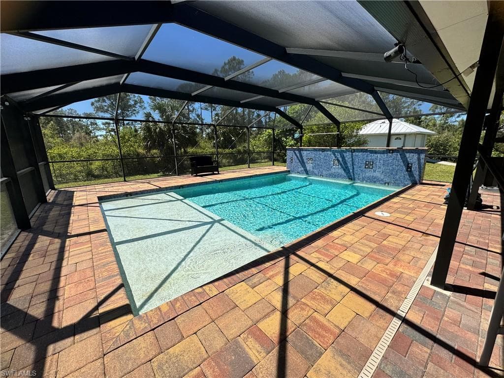 2618 35th Ave NE, Naples, FL 34120-9