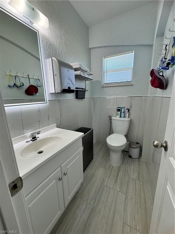 2618 35th Ave NE, Naples, FL 34120-17