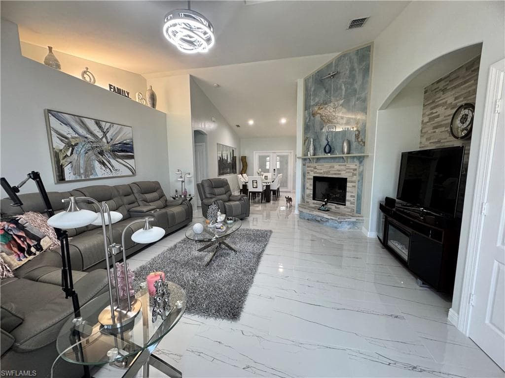 2618 35th Ave NE, Naples, FL 34120-6