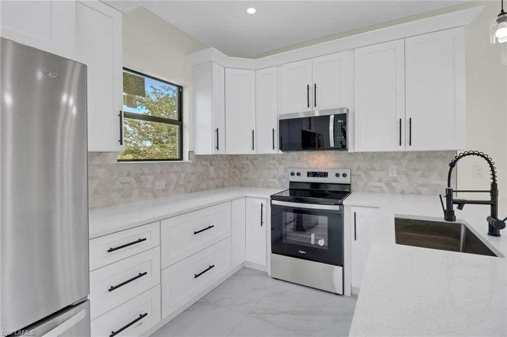 2504 62nd St W, Lehigh Acres, FL 33971-9