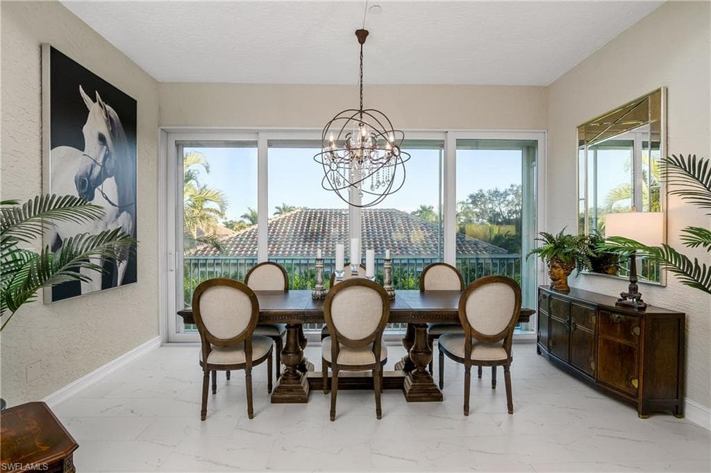 700 Bentwater Cir 203, Naples, FL 34108-9