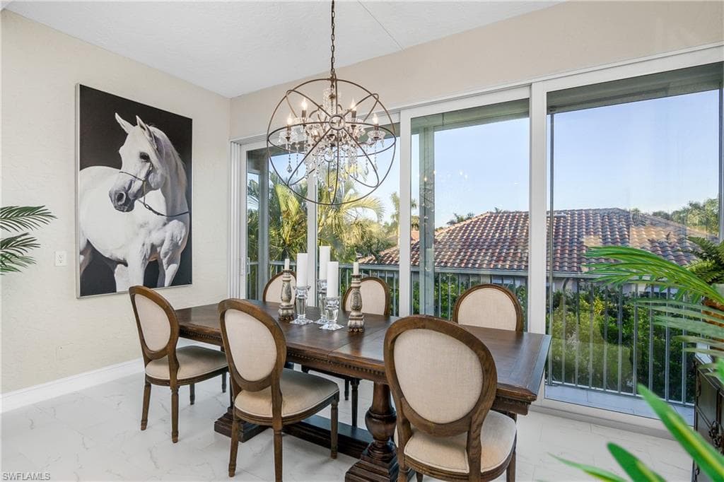 700 Bentwater Cir 203, Naples, FL 34108-10