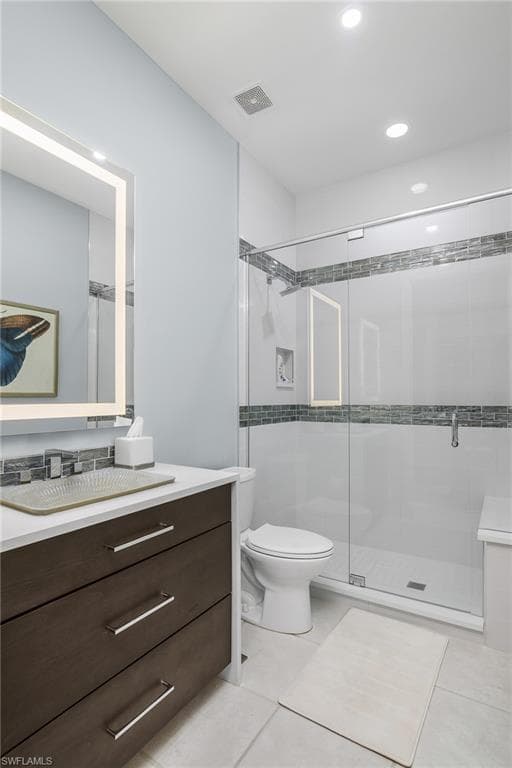 700 Bentwater Cir 203, Naples, FL 34108-18