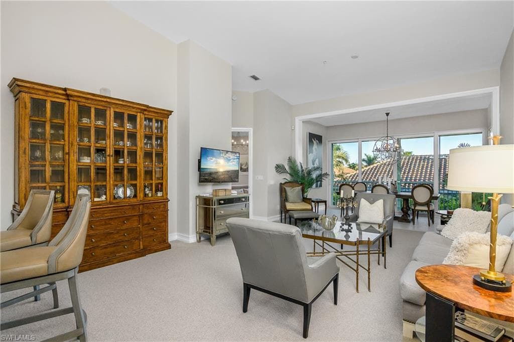 700 Bentwater Cir 203, Naples, FL 34108-6
