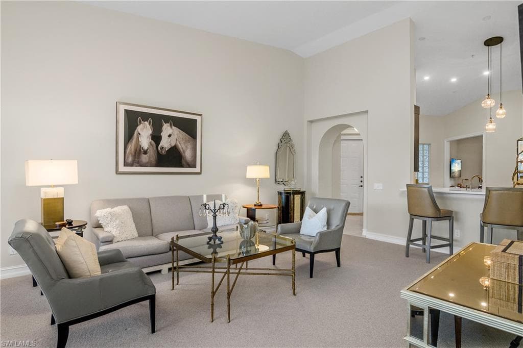 700 Bentwater Cir 203, Naples, FL 34108-8