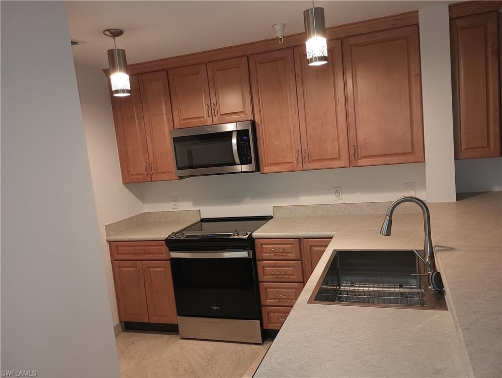 4510 Botanical Place Cir 104, Naples, FL 34112-2