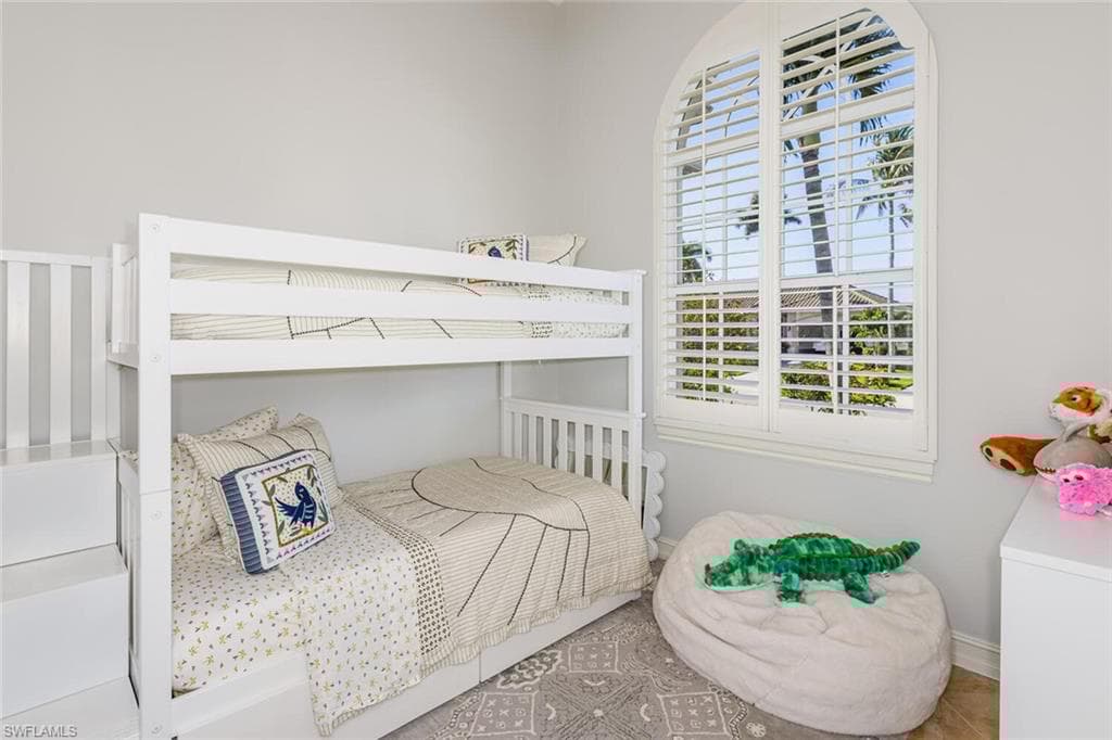 1552 Kingston Ct, Marco Island, FL 34145-16