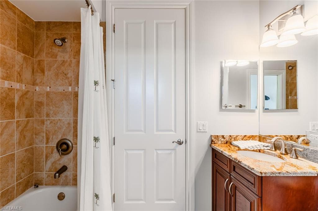 1552 Kingston Ct, Marco Island, FL 34145-23