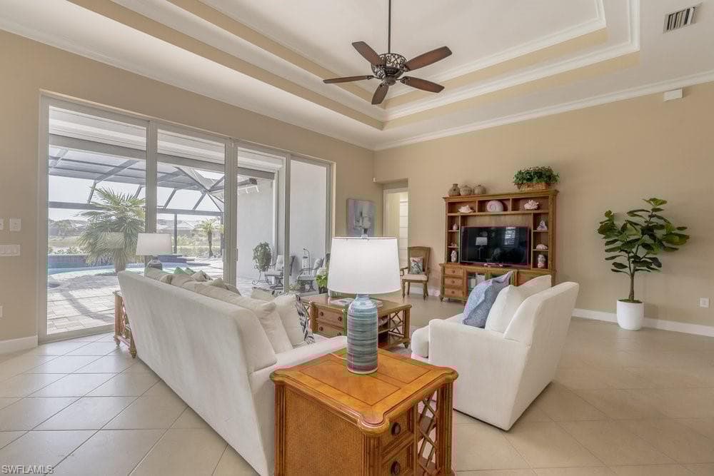 5052 Martinique Dr, Naples, FL 34113-11