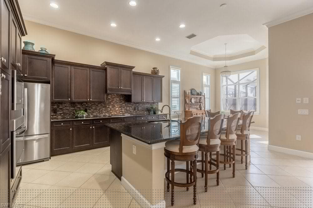 5052 Martinique Dr, Naples, FL 34113-12