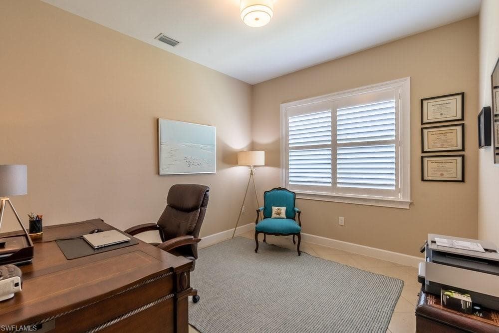 5052 Martinique Dr, Naples, FL 34113-22
