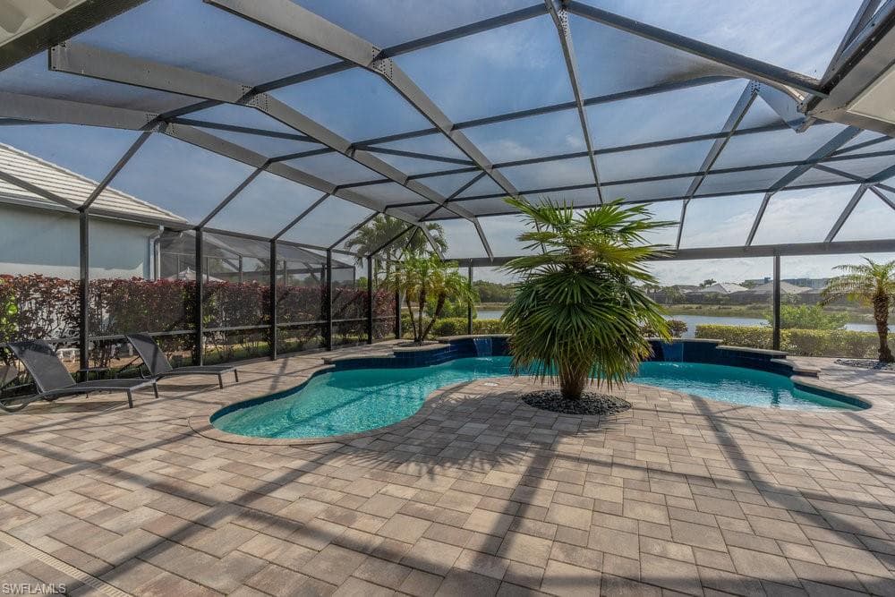 5052 Martinique Dr, Naples, FL 34113-30