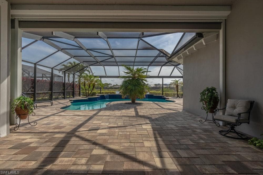 5052 Martinique Dr, Naples, FL 34113-31