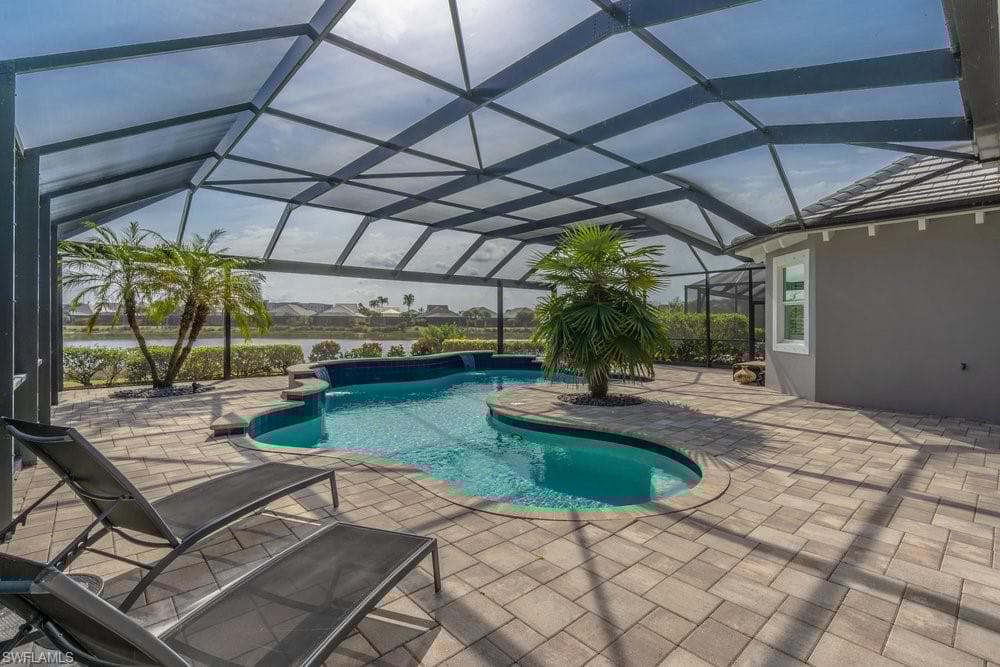 5052 Martinique Dr, Naples, FL 34113-33