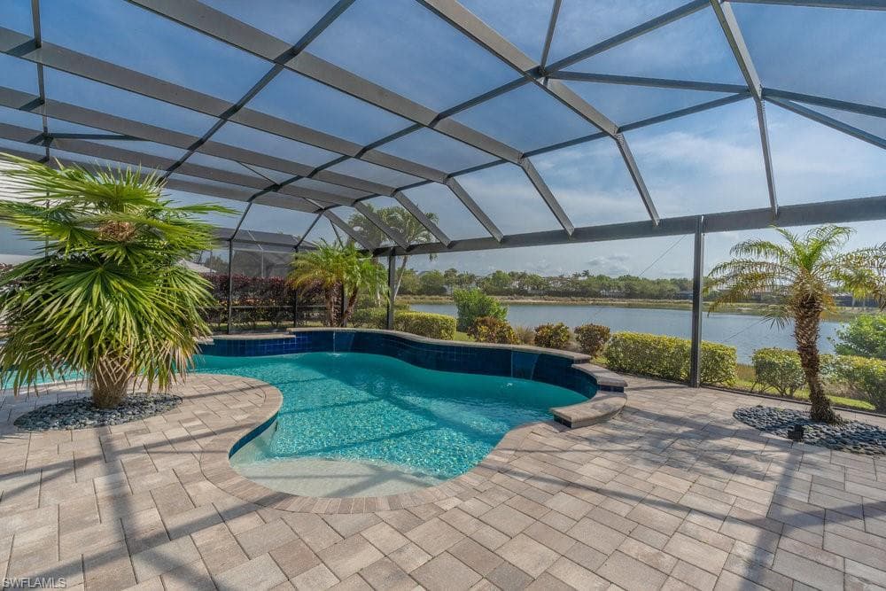 5052 Martinique Dr, Naples, FL 34113-35