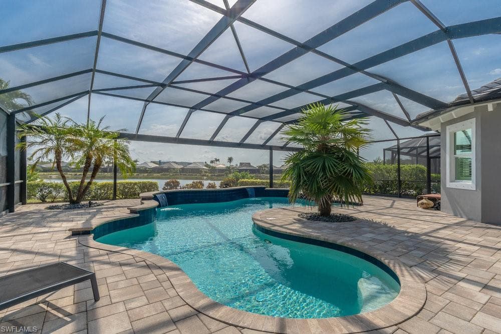 5052 Martinique Dr, Naples, FL 34113-3