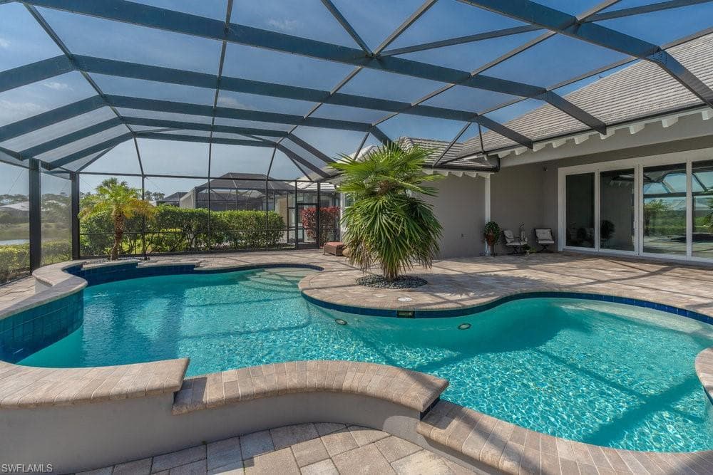 5052 Martinique Dr, Naples, FL 34113-5