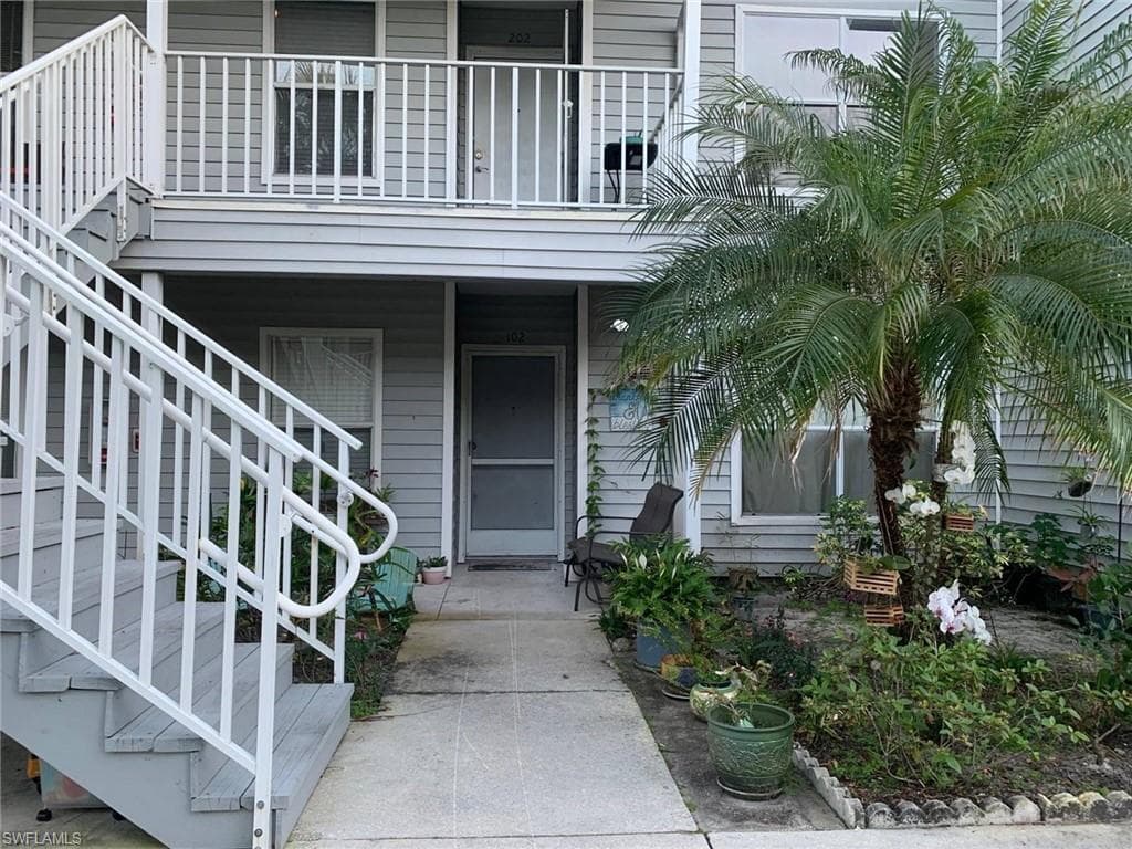 1885 Courtyard Way A102, Naples, FL 34112-1