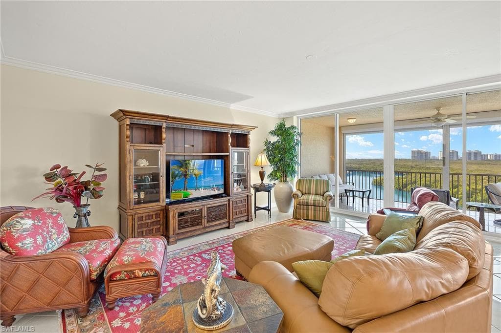 425 Dockside Dr 703, Naples, FL 34110-9