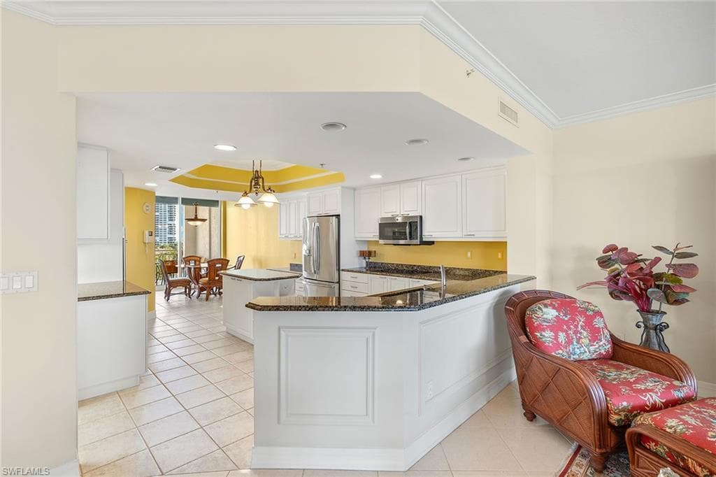 425 Dockside Dr 703, Naples, FL 34110-13