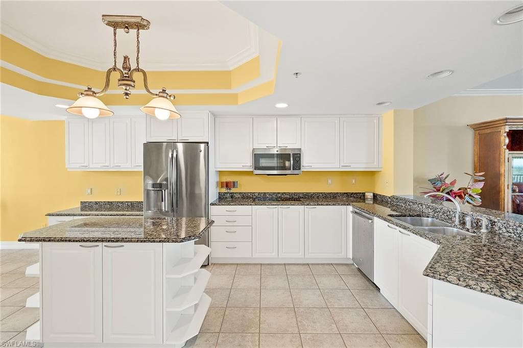425 Dockside Dr 703, Naples, FL 34110-15
