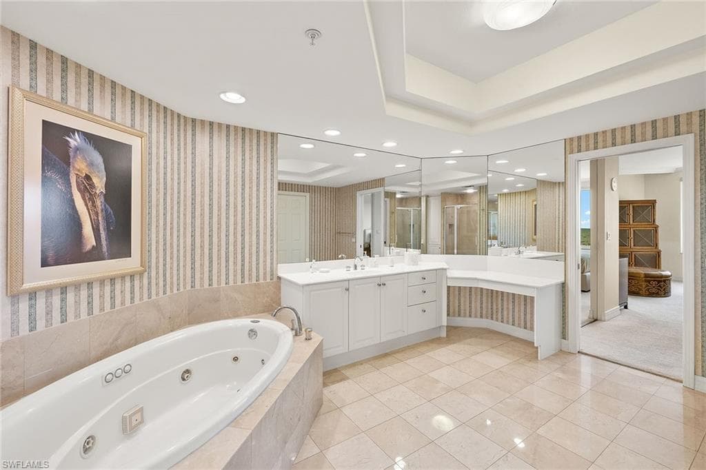 425 Dockside Dr 703, Naples, FL 34110-26