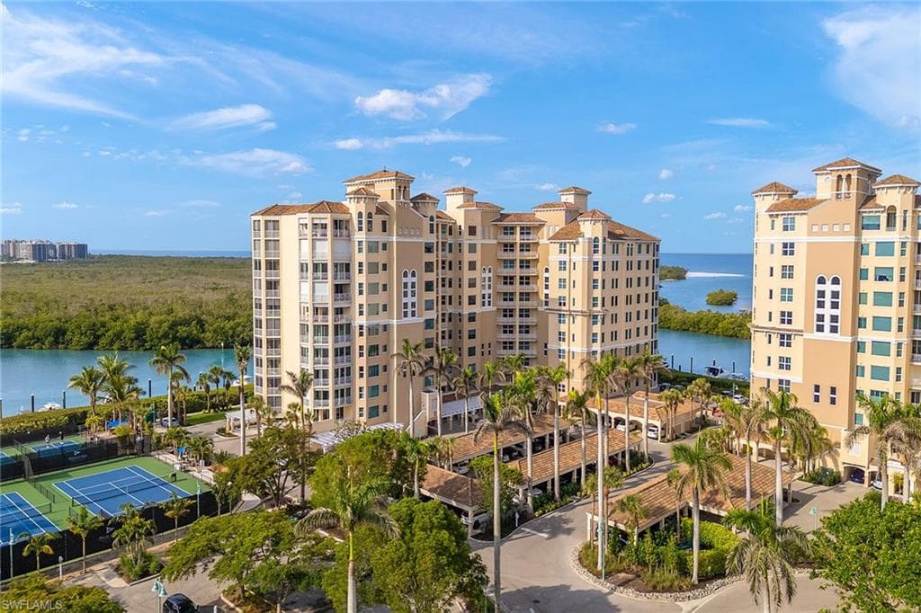 425 Dockside Dr 703, Naples, FL 34110-39