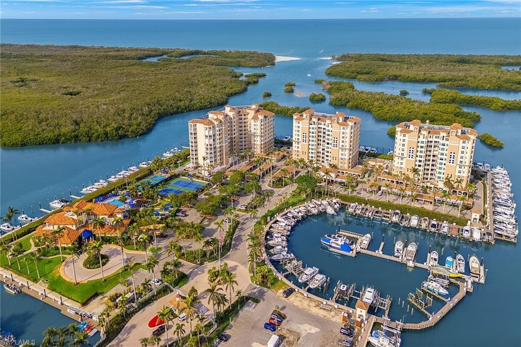 425 Dockside Dr 703, Naples, FL 34110-40