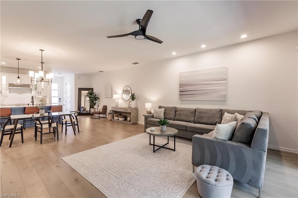 13005 Pembroke Dr, Naples, FL 34105-10