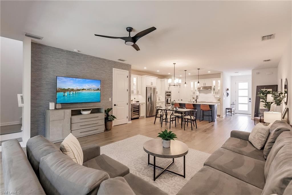 13005 Pembroke Dr, Naples, FL 34105-11