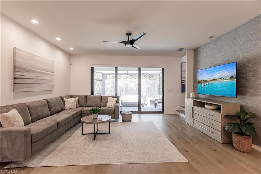 13005 Pembroke Dr, Naples, FL 34105-12