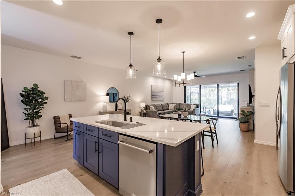 13005 Pembroke Dr, Naples, FL 34105-17