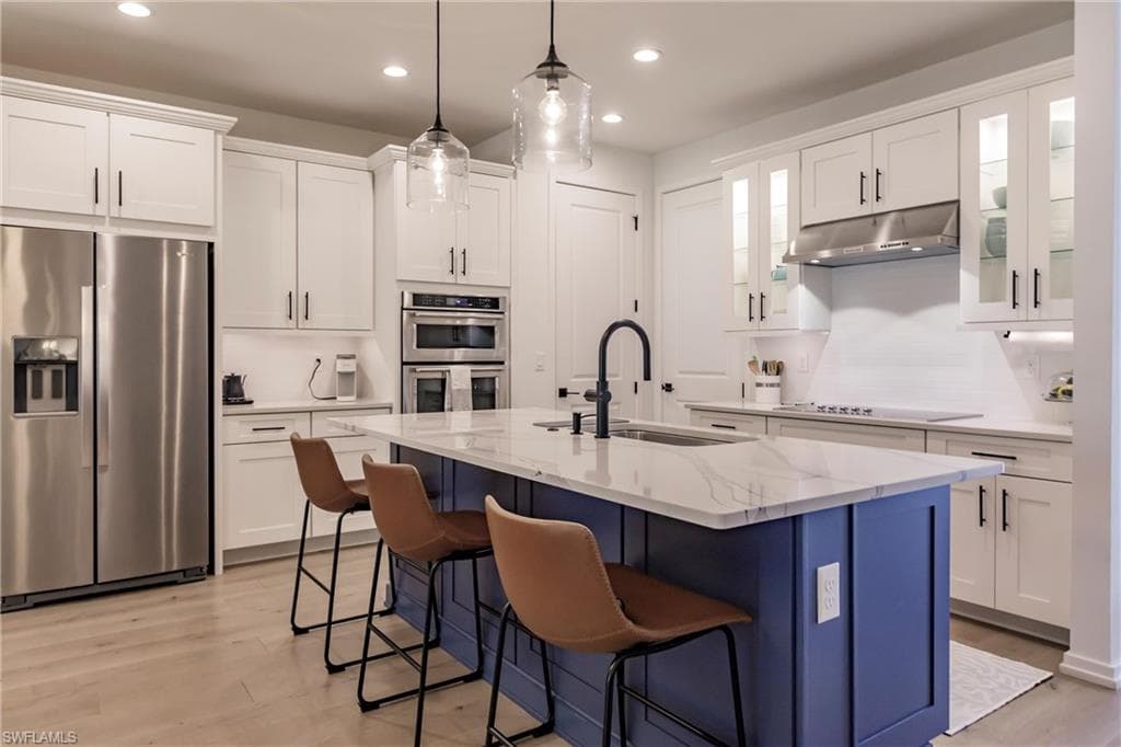 13005 Pembroke Dr, Naples, FL 34105-18